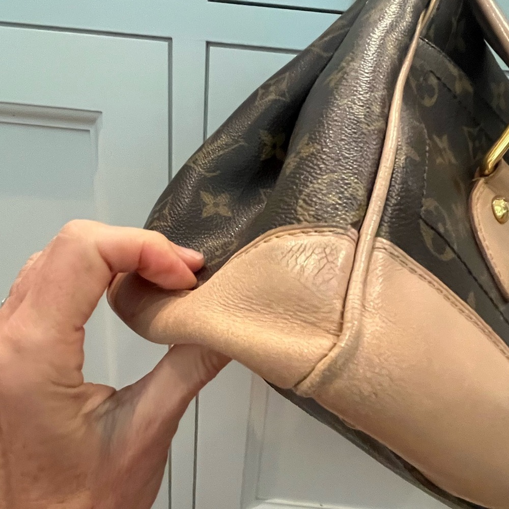 Louis Vuitton Beverly Shoulder Bag - Picture 6 of 17